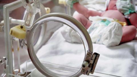 Újra egy újszülöttet találtak a babamentő inkubátorban Miskolcon